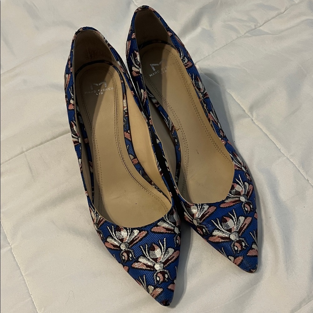 Marc Fisher LTD Blue patterned Pointed Toe Heels